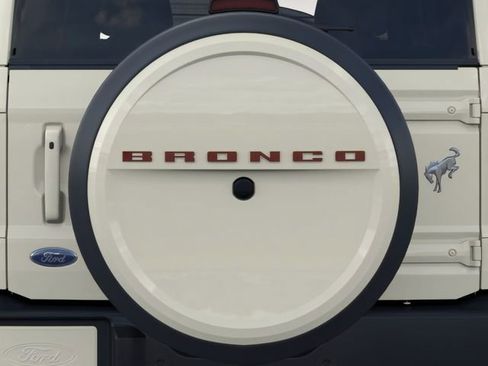 New 2026 Ford Bronco Outer Banks w/ Sasquatch Package AWD/4WD image 24