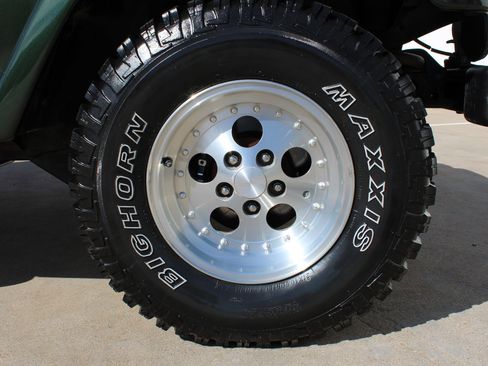 Used 1998 Jeep Wrangler Sahara image 29