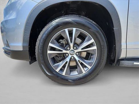 Used 2016 Toyota Highlander XLE FWD image 26