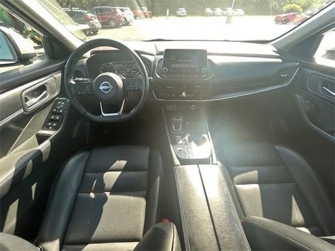 Used 2023 Nissan Rogue SV w/ SV Premium B Package FWD image 13