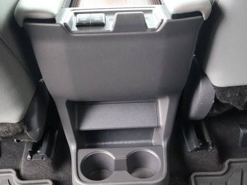 Used 2021 Toyota Sienna XLE image 26