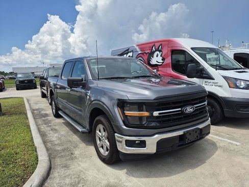 Used 2024 Ford F150 XLT w/ Mobile Office Package RWD image 2