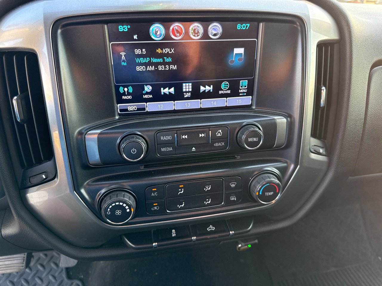 Used 2018 Chevrolet Silverado 1500 LT AWD/4WD image 22