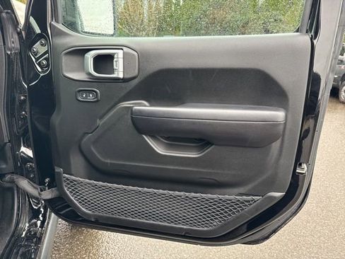 Used 2019 Jeep Wrangler Rubicon AWD/4WD image 12