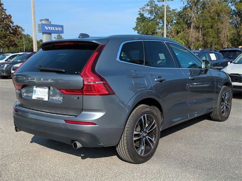 Used 2021 Volvo XC60 T5 Momentum w/ Premium Package image 4