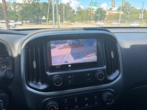 Used 2020 Chevrolet Colorado LT w/ LT Convenience Package RWD image 14