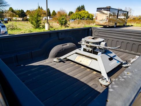 Used 2016 RAM 3500 Laramie image 17