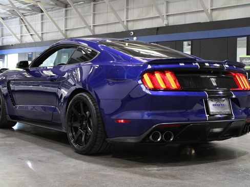 Used 2016 Ford Mustang Shelby GT350 w/ Technology Package image 9