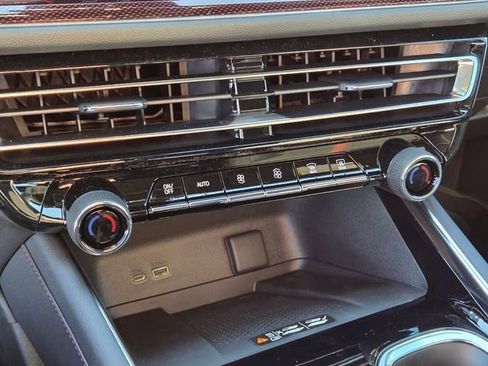 New 2026 Chevrolet Traverse RS w/ LPO, Floor Liner Package image 13