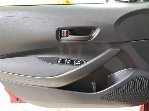 Used 2022 Toyota Corolla LE image 21