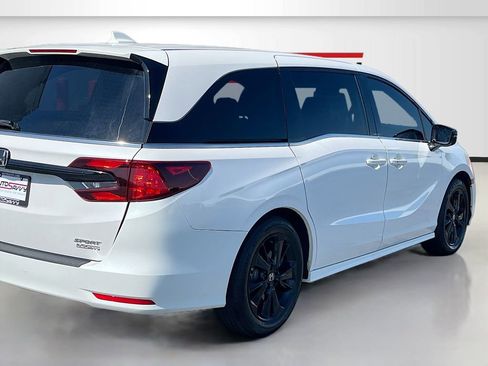 Used 2024 Honda Odyssey Sport image 7