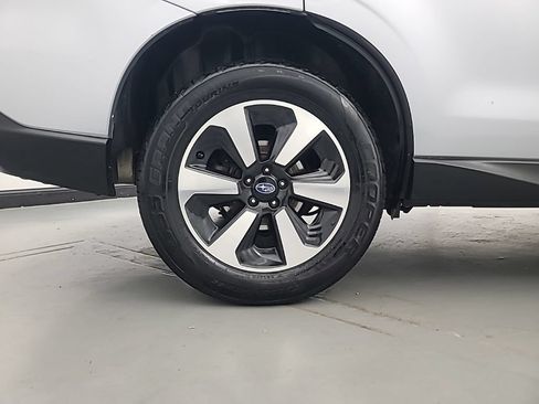 Used 2018 Subaru Forester 2.5i Limited AWD/4WD image 10