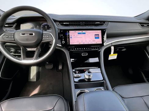 New 2026 Jeep Grand Cherokee Limited AWD/4WD image 10