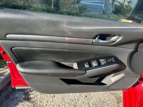 Used 2025 Nissan Altima 2.5 SR image 15