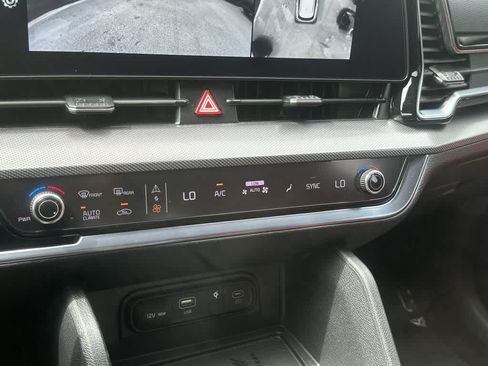 Certified 2025 Kia Sportage SX FWD image 20