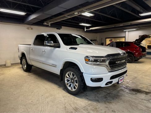 Certified 2022 RAM 1500 Limited w/ Body Color Bumper Group image 3