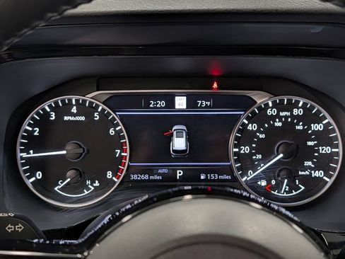 Used 2023 Nissan Pathfinder SL AWD/4WD image 19