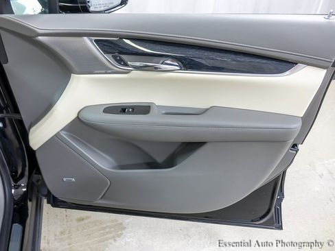 Used 2021 Cadillac XT6 Premium Luxury image 25