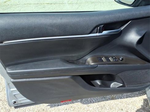 Used 2023 Toyota Camry LE image 11