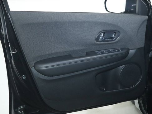 Used 2019 Honda HR-V LX image 15