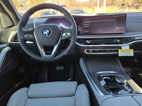New 2026 BMW X5 xDrive50e w/ Premium Package image 29