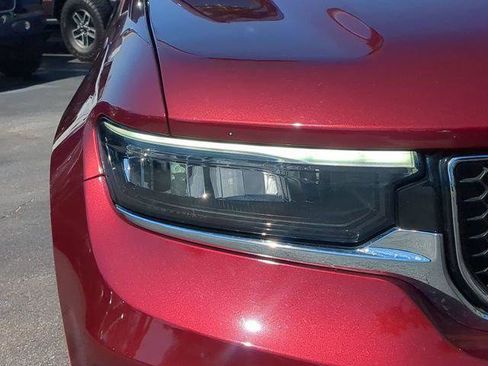 Certified 2023 Jeep Grand Cherokee Overland w/ Luxury Tech Group IV image 10