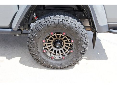 Used 2021 Jeep Gladiator Rubicon AWD/4WD image 8