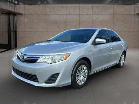 Used 2012 Toyota Camry LE FWD image 1