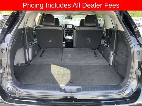 Used 2024 Toyota Highlander XLE AWD/4WD image 13