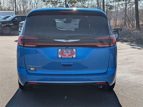 New 2026 Chrysler Pacifica Select image 6