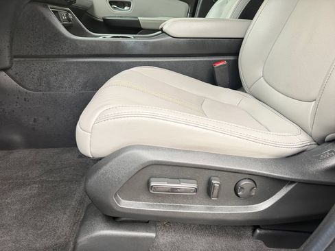 Used 2023 Honda Pilot EX-L image 11