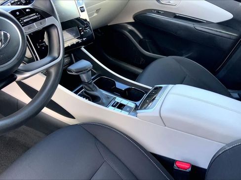 Used 2024 Hyundai Tucson SEL FWD image 16