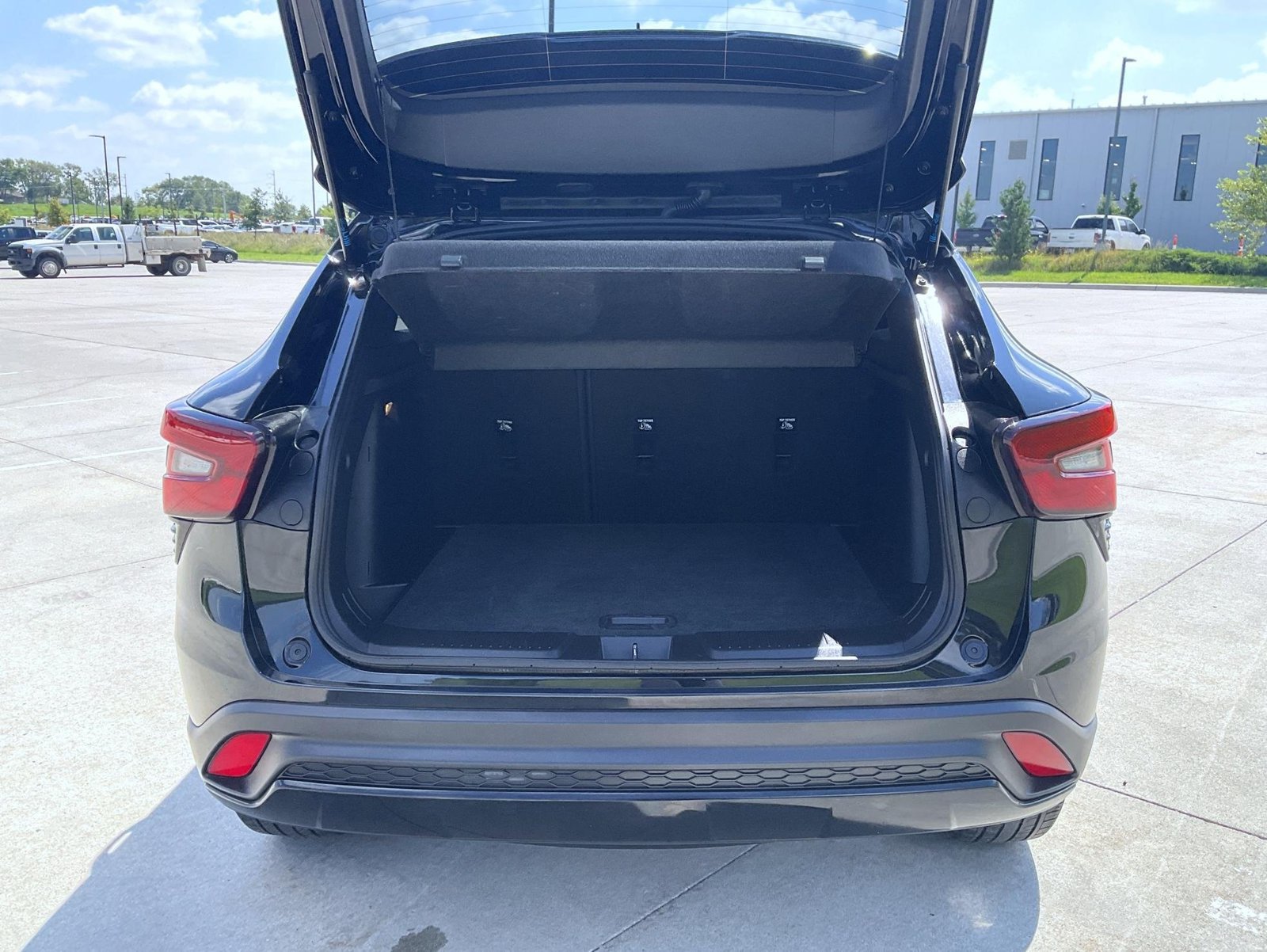 Used 2024 Chevrolet Trax RS w/ Sunroof Package FWD image 9