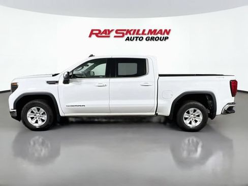 Used 2022 GMC Sierra 1500 SLE AWD/4WD image 4