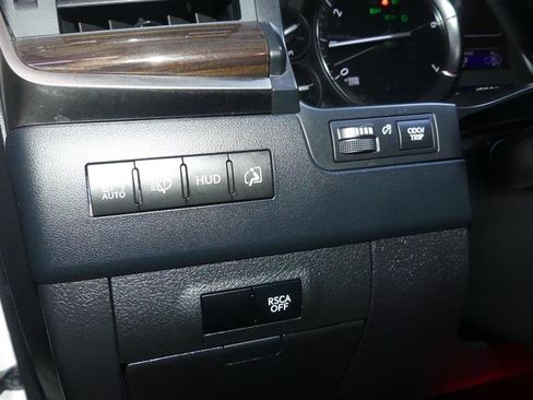 Used 2016 Lexus LX 570 4WD image 30