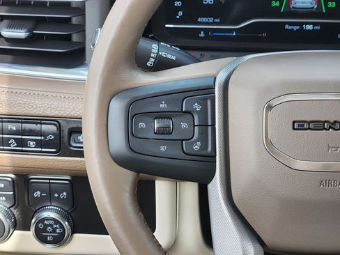 Used 2022 GMC Yukon Denali image 32