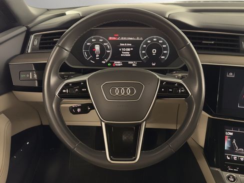 Used 2024 Audi Q8 e-tron Premium AWD/4WD image 19