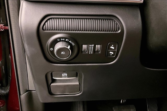Used 2023 Jeep Grand Wagoneer Series III AWD/4WD image 39