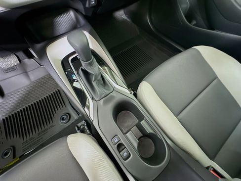 Used 2025 Toyota Corolla LE image 21