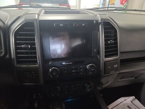 Used 2019 Ford F150 XLT w/ Equipment Group 302A Luxury AWD/4WD image 11