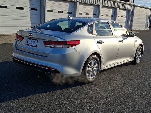 Used 2018 Kia Optima LX image 9