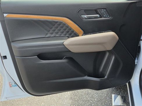 Used 2023 GMC Canyon Denali image 45