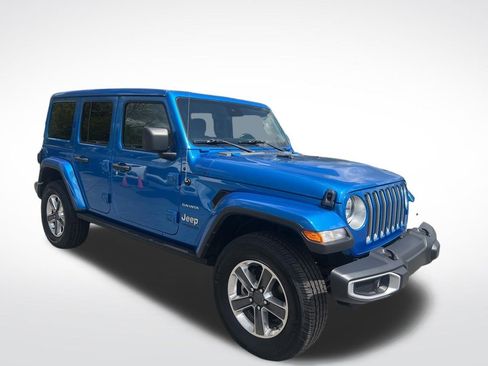 Used 2022 Jeep Wrangler Unlimited Sahara w/ Cold Weather Group AWD/4WD image 9