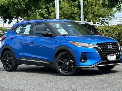 Certified 2023 Nissan Kicks SR FWD image 1