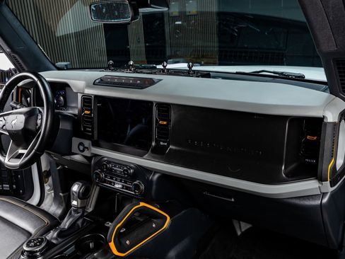 Used 2023 Ford Bronco Badlands w/ Sasquatch Package image 14