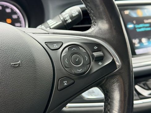 Used 2019 Buick Enclave Essence image 11