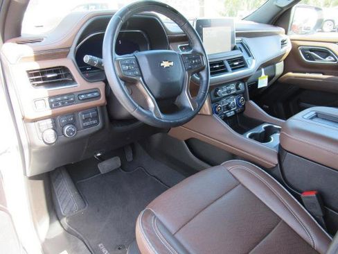 Certified 2024 Chevrolet Tahoe High Country w/ Advanced Technology Package AWD/4WD image 17