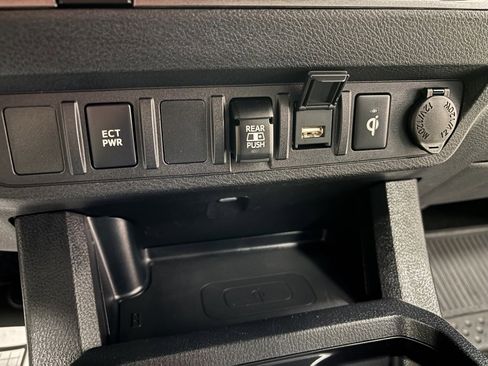 Used 2021 Toyota Tacoma TRD Off-Road image 21