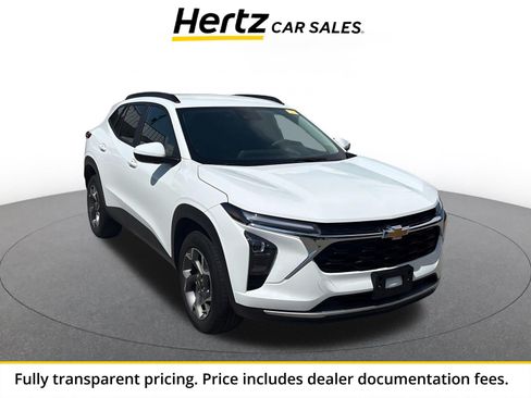 Used 2025 Chevrolet Trax LT FWD image 1