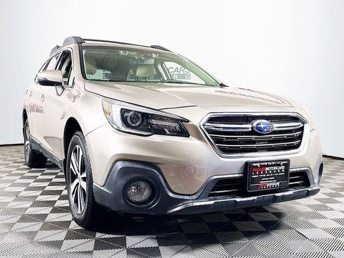 Used 2018 Subaru Outback 3.6R Limited image 1